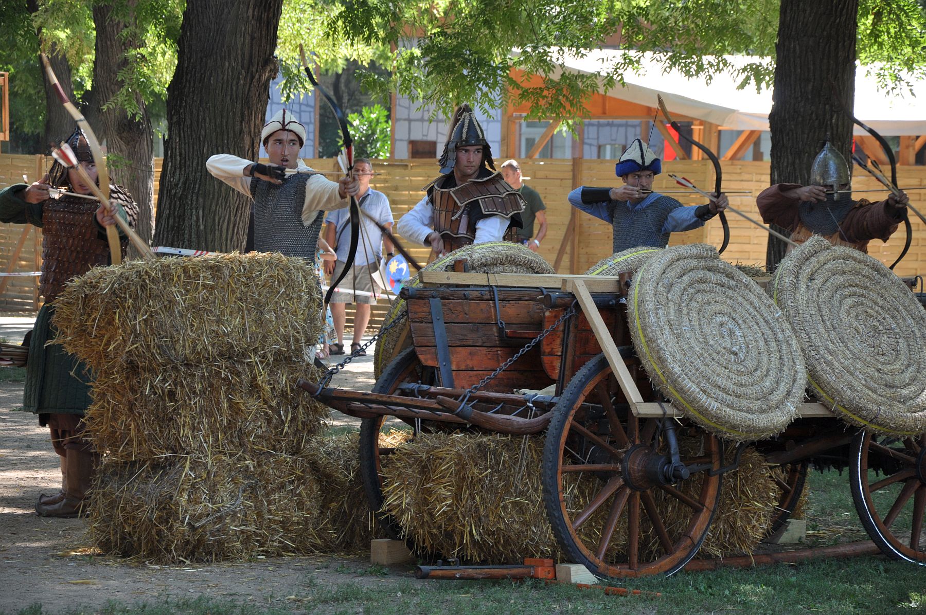 Szekérvár a muhi csatából és harci jelenetek a Zichy ligetben
